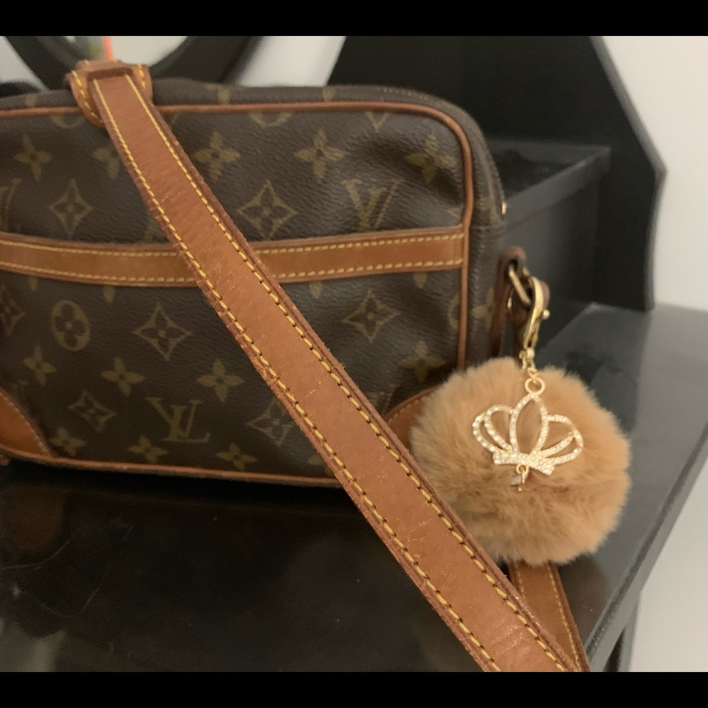 💯 Authentic Louis Vuitton Trocadero 23,  LV Code 872 TH